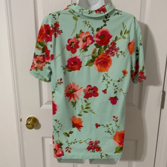 Isaac Mizrahi Green and Red Floral Polo Shirt - Picture 5 of 7